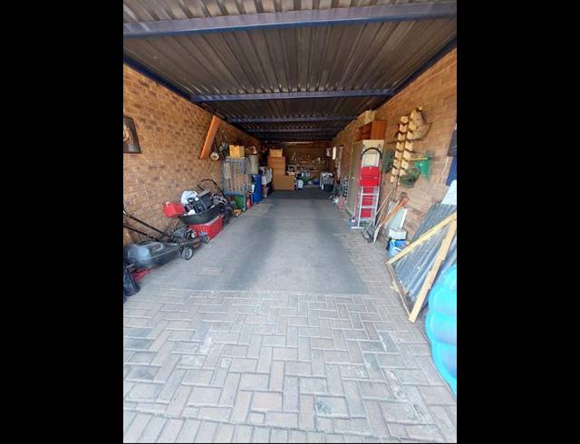 2 BEDROOM HOUSE FOR SALE IN DALPARK EXT 1